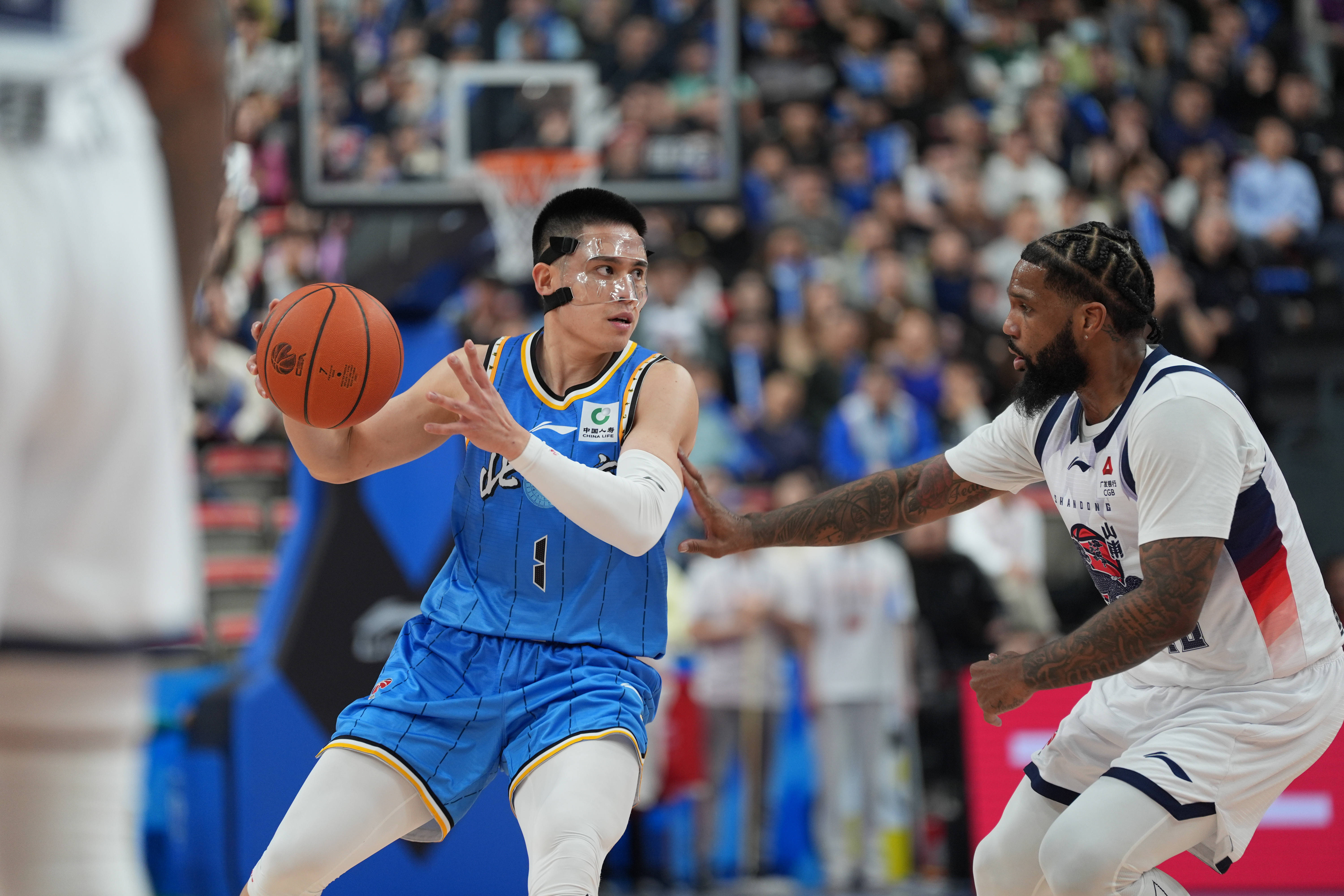 开云中国-转会期新疆广汇备战欧冠赛前山东男篮备战足总杯，现场解说直呼：哈登巅峰对决