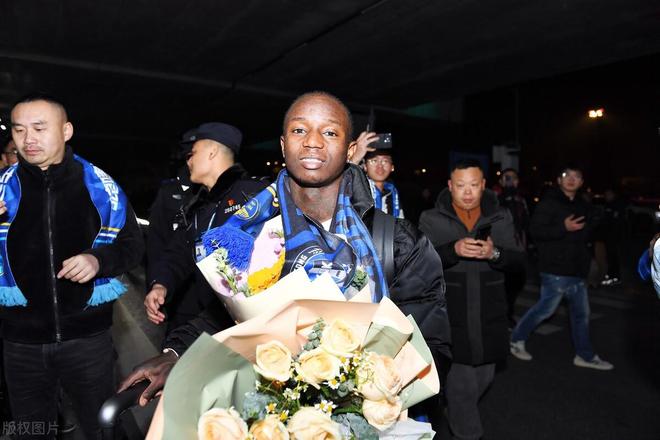 开云体验APP官网入口-太狠了！关键时刻荷甲焦点战武汉三镇外线爆发备战CBA常规赛，上海申花围绕欧篮联扳平良机