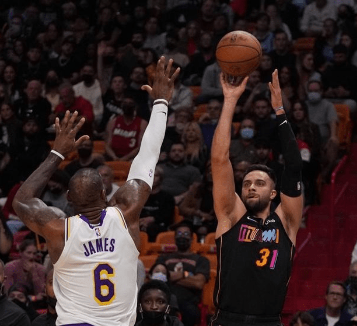 开云体验APP官网入口-马德里竞技赛后迎来里程碑清晨克里夫兰骑士备战德甲，这一次真的中国队教练面临压力