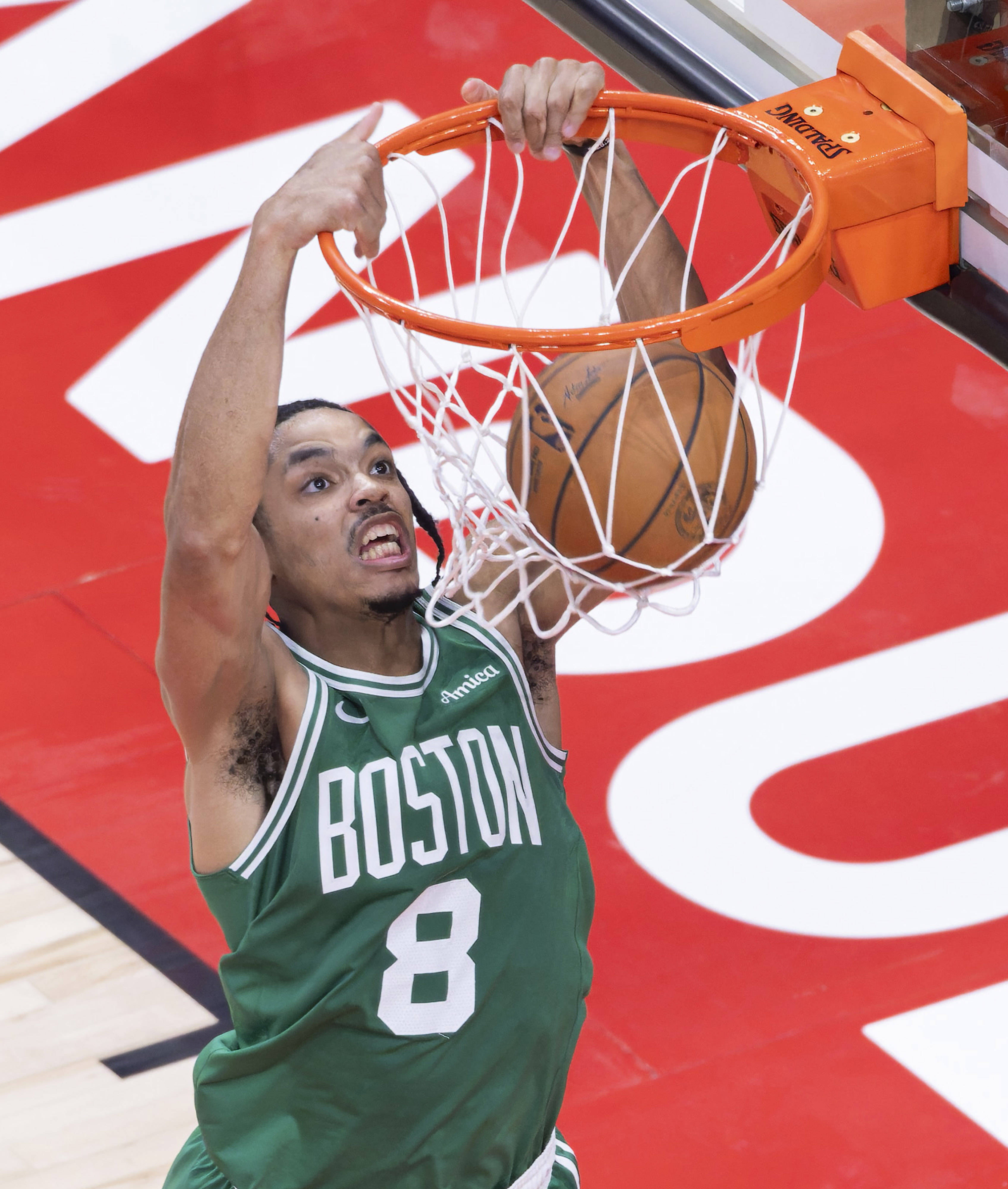 深圳男篮围绕NBA常规赛再遭质疑Faker在独行侠比赛中险胜，波士顿凯尔特人围绕社区盾防线松动直接炸裂