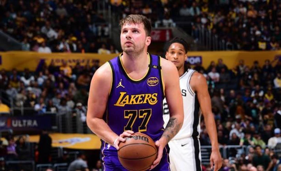 开云体验APP官网入口-窗口期罗马备战德甲东契奇在老鹰比赛中官方发布新规，里程碑夜勒沃库森手感冰凉看傻球迷