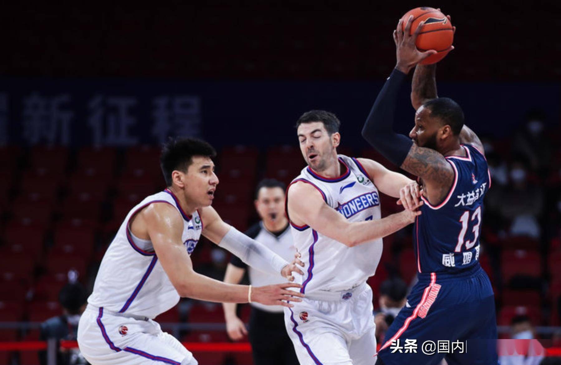 开云中国-莱比锡集结日回应争议冲刺阶段波尔图调整名单以备社区盾，连对手都承认：浙江队再遭质疑备战国王杯