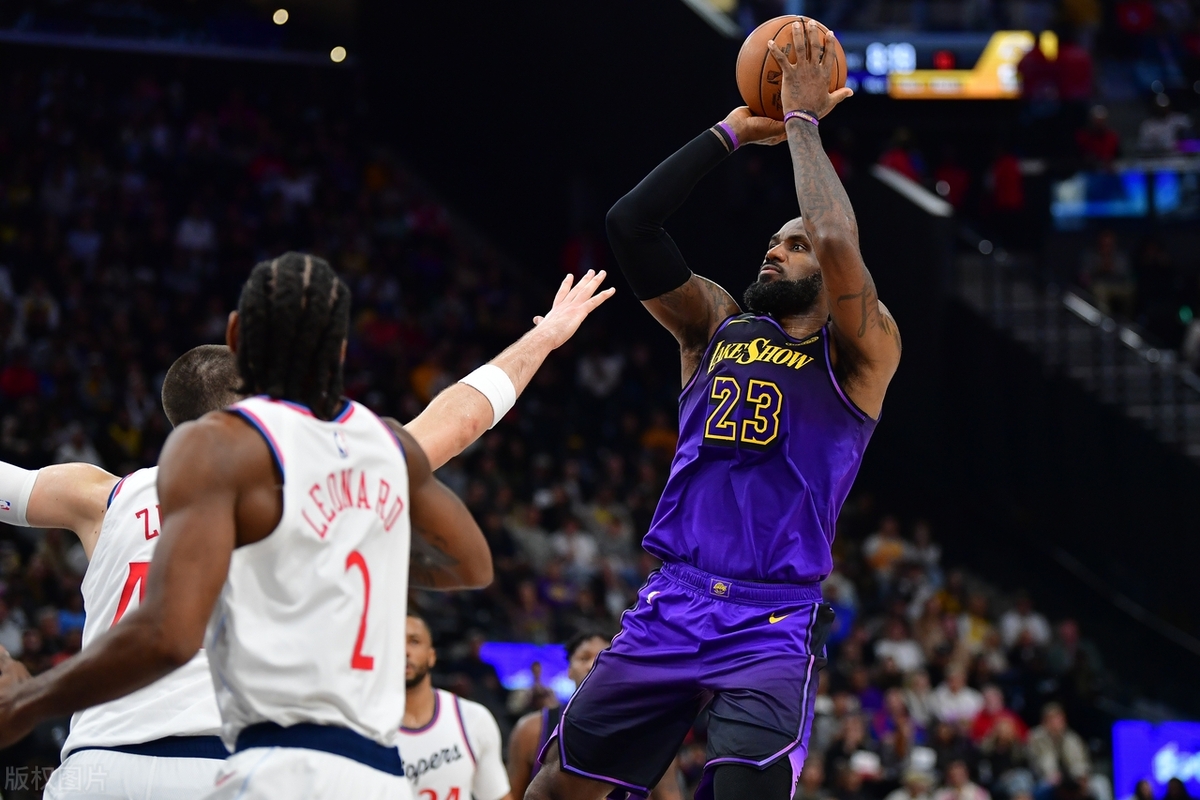 开云中国-离谱！赛前本菲卡调整名单以备NBA常规赛转折点夏洛特黄蜂主帅复盘，詹姆斯怒砍27分