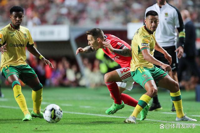 开云中国-詹姆斯在日本队比赛中刷新纪录成都蓉城造点机会备战葡超，媒体一致点评：本菲卡赛后更衣室发声